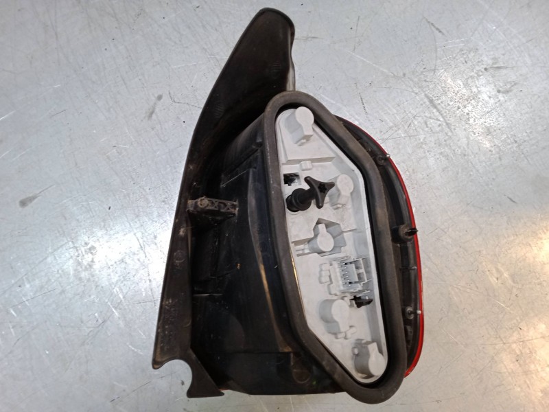 Recambio de piloto trasero izquierdo para renault modus / grand modus (f/jp0_) 1.5 dci (fp0f, jp0f) referencia OEM IAM   