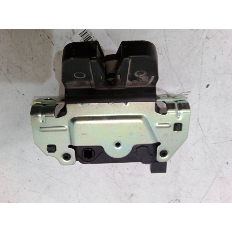Recambio de cerradura maletero / porton para opel astra h gtc (a04) 1.9 cdti (l08) referencia OEM IAM 495058724  172853475