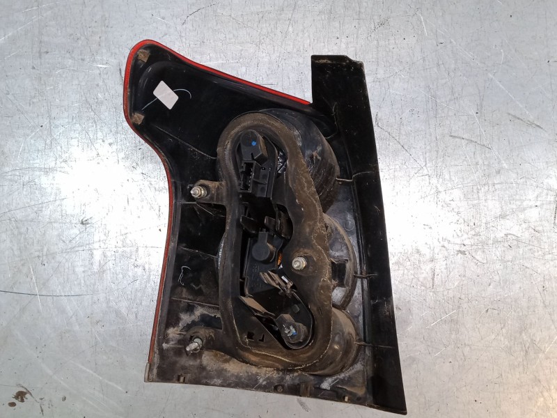 Recambio de piloto trasero derecho para toyota avensis station wagon (_t25_) 2.0 d-4d (cdt250_) referencia OEM IAM   