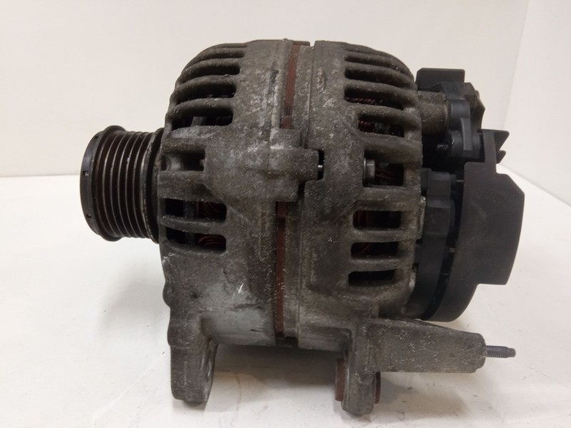 Recambio de alternador para volkswagen polo iv (9n_, 9a_) 1.4 tdi referencia OEM IAM 045903023A  