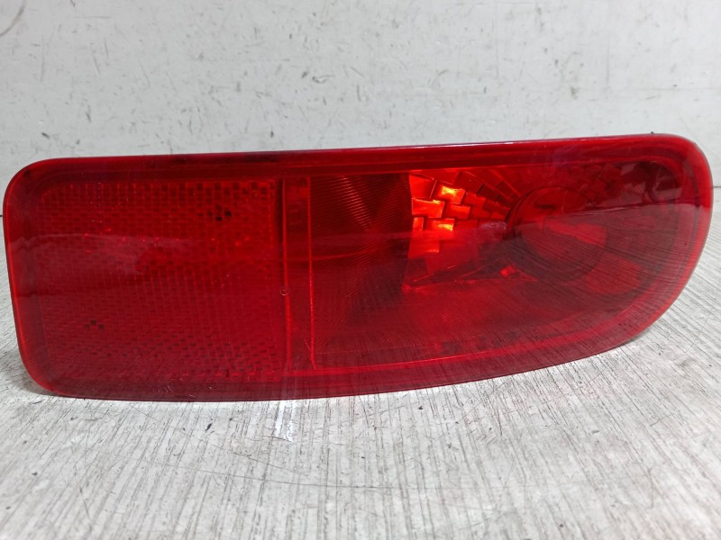 Recambio de faro antiniebla trasero derecho para renault clio iii grandtour (kr0/1_) 1.5 dci (kr0f) referencia OEM IAM 820061262