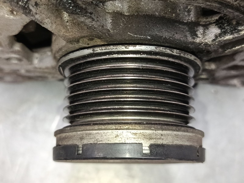 Recambio de alternador para volkswagen golf vi (5k1) 1.2 tsi referencia OEM IAM 03F903023D  