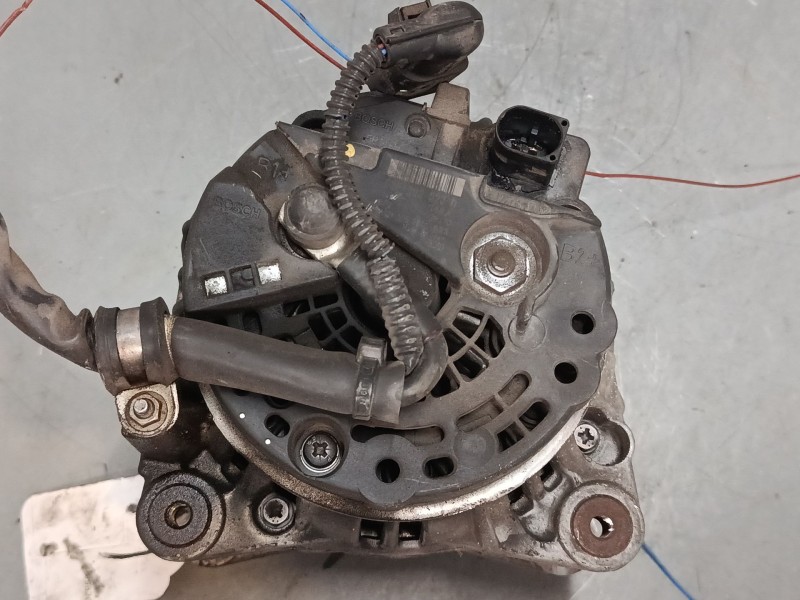 Recambio de alternador para volkswagen golf vi (5k1) 1.2 tsi referencia OEM IAM 03F903023D  