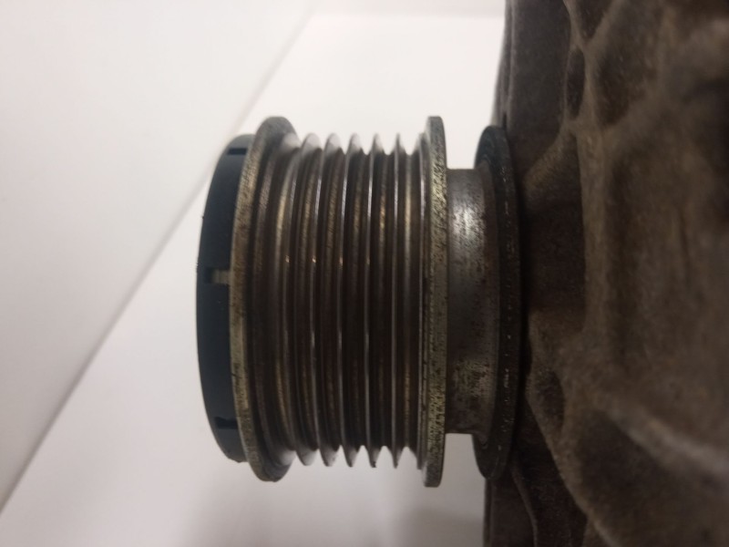 Recambio de alternador para seat leon (1p1) 1.6 tdi referencia OEM IAM 03L903023F  