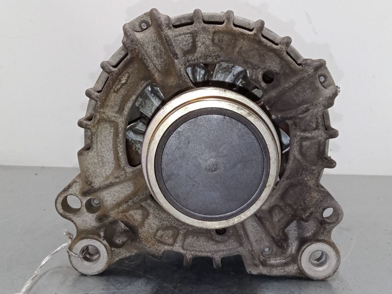 Recambio de alternador para volkswagen polo v (6r1, 6c1) 1.4 tdi referencia OEM IAM 04B903023D  