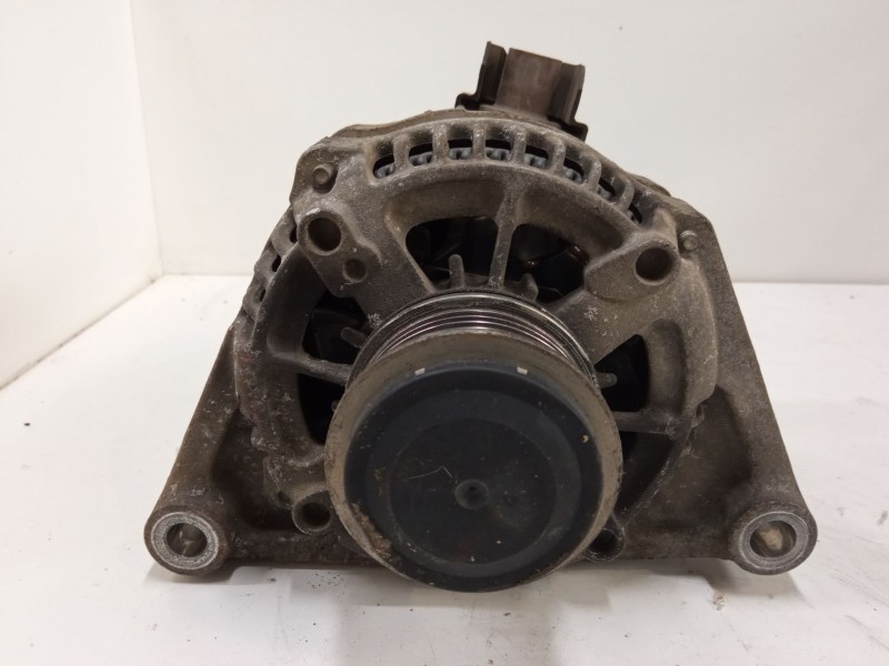 Recambio de alternador para opel corsa e (x15) 1.4 (08, 68) referencia OEM IAM 13585664  