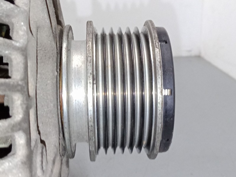 Recambio de alternador para volkswagen golf v (1k1) 1.9 tdi referencia OEM IAM 06F903023F  