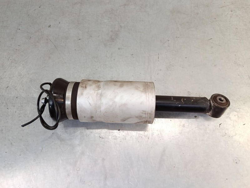 Recambio de amortiguador delantero derecho para land rover discovery iii (l319) 2.7 td 4x4 referencia OEM IAM   