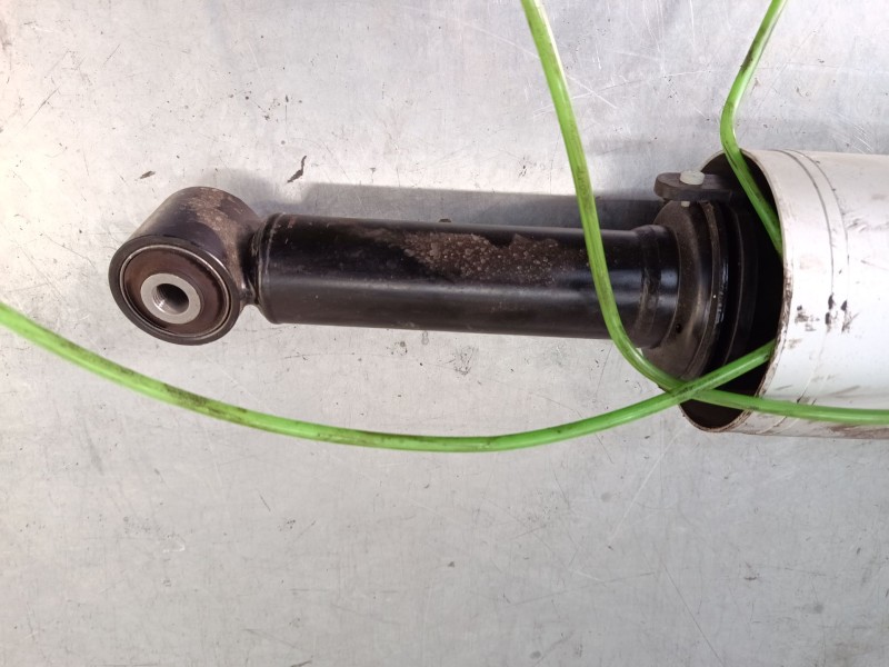 Recambio de amortiguador delantero izquierdo para land rover discovery iii (l319) 2.7 td 4x4 referencia OEM IAM   