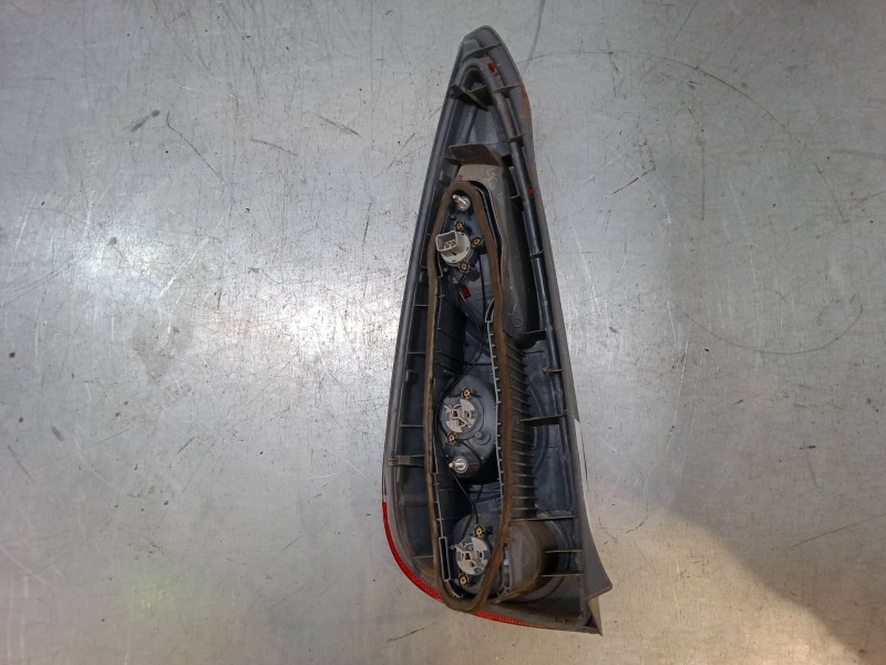 Recambio de piloto trasero derecho para toyota yaris verso (_p2_) 1.3 (ncp20_, ncp22_) referencia OEM IAM   