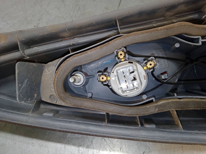 Recambio de piloto trasero derecho para toyota yaris verso (_p2_) 1.3 (ncp20_, ncp22_) referencia OEM IAM   