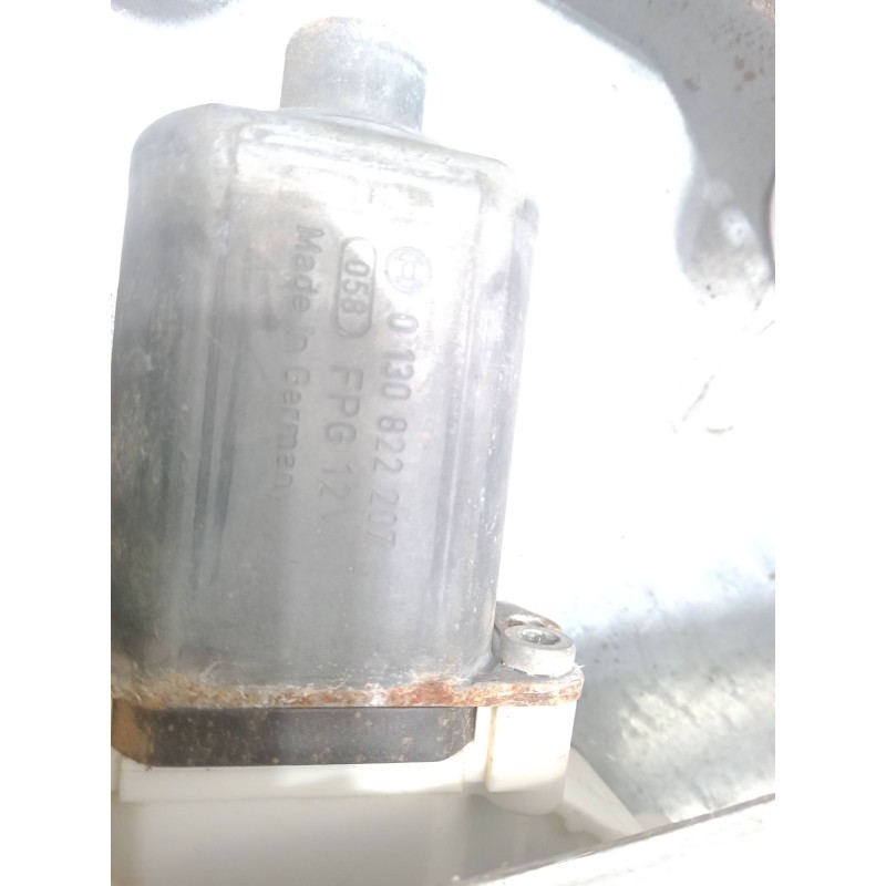 Recambio de elevalunas electrico delantero derecho para mitsubishi colt vi (z3_a, z2_a) 1.3 (z21a) referencia OEM IAM 0130822207