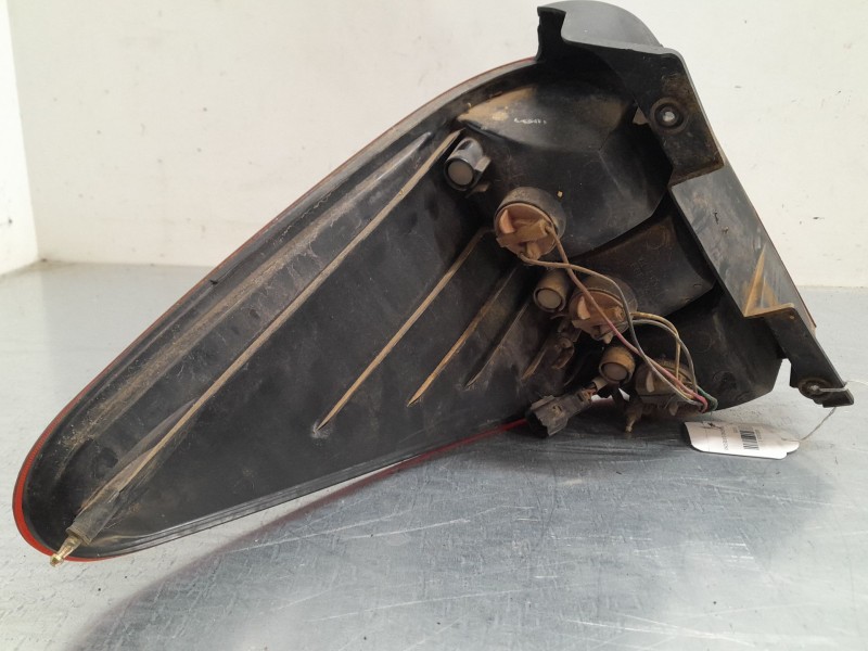 Recambio de piloto trasero derecho para ssangyong rodius i 2.7 xdi referencia OEM IAM   