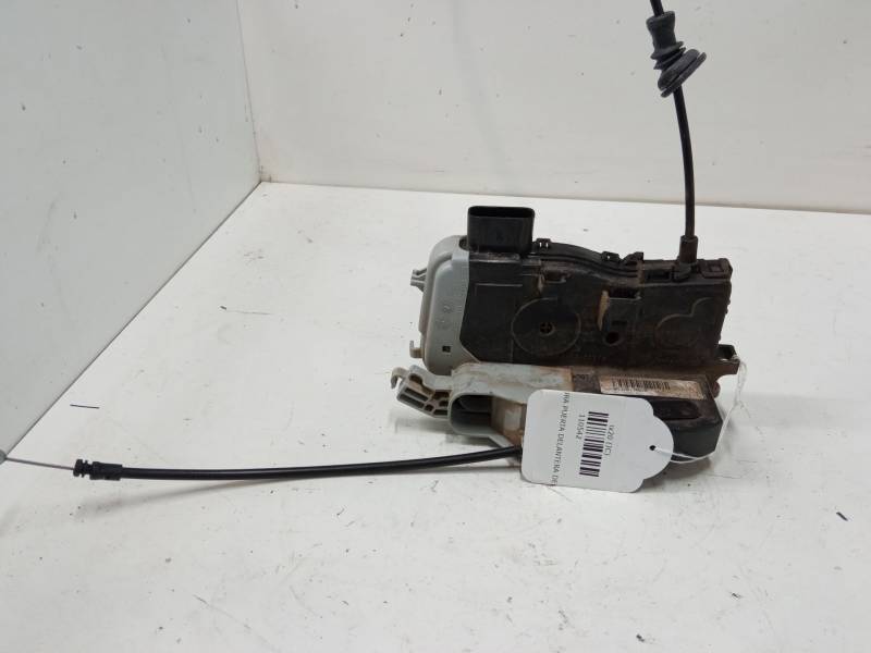 CERRADURA PUERTA DELANTERA DERECHA 813201k020 