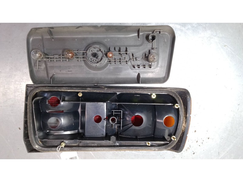 Recambio de piloto trasero derecho para bmw 3 (e30) 318 i referencia OEM IAM   