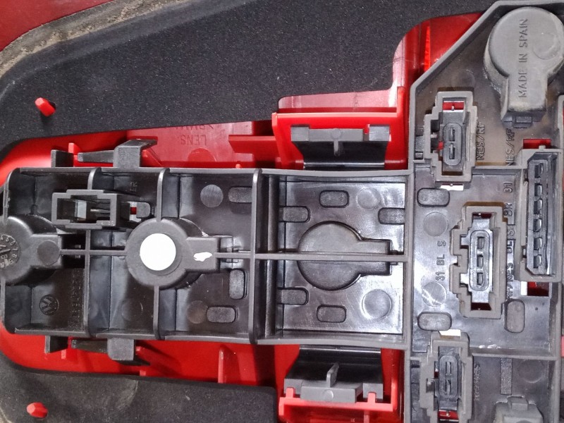 Recambio de piloto trasero izquierdo para volkswagen golf iv (1j1) 1.9 tdi referencia OEM IAM   