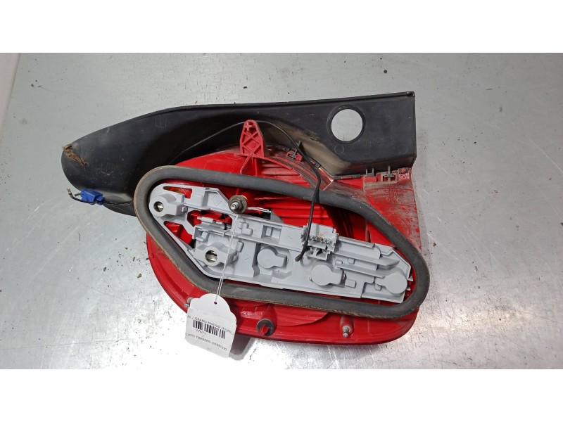 Recambio de piloto trasero derecho para renault modus / grand modus (f/jp0_) 1.4 (jp01, jp0j) referencia OEM IAM   