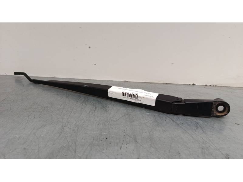 BRAZO LIMPIA DELANTERO IZQUIERDO 