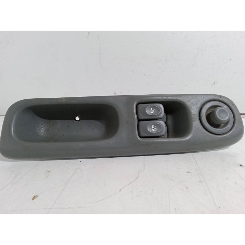 Recambio de mando elevalunas delantero izquierdo para renault twingo i (c06_) 1.2 16v (c06c, c06d, c06k) referencia OEM IAM 7700