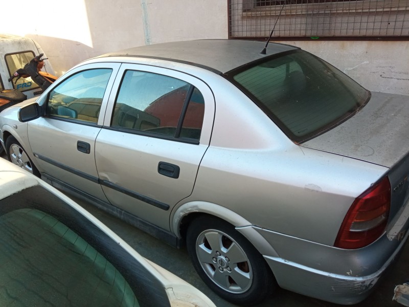 opel astra g sedán (t98) del año 2001