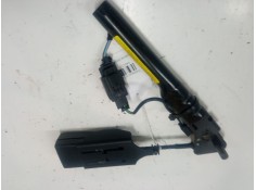 Recambio de anclaje cinturon delantero izquierdo para renault twingo ii (cn0_) 1.2 16v (cn0k, cn0v) referencia OEM IAM   