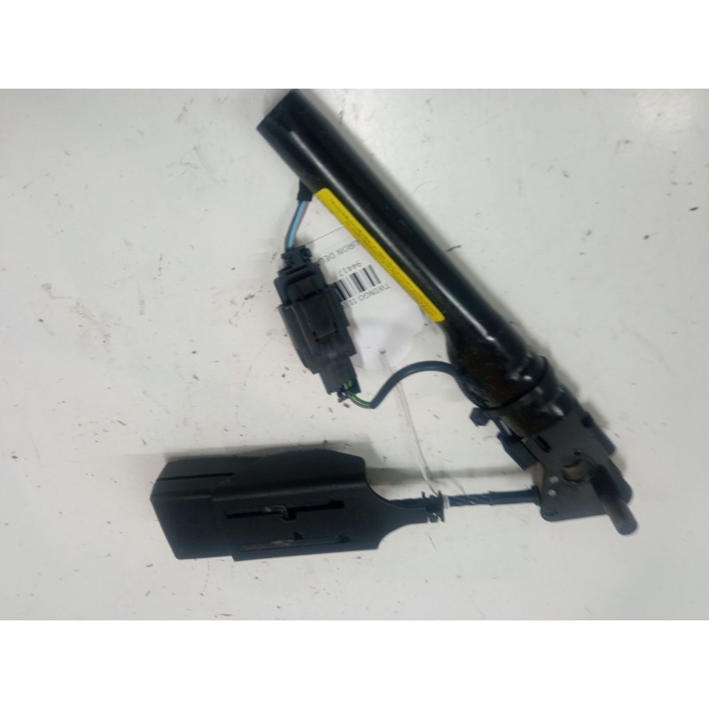 Recambio de anclaje cinturon delantero izquierdo para renault twingo ii (cn0_) 1.2 16v (cn0k, cn0v) referencia OEM IAM   