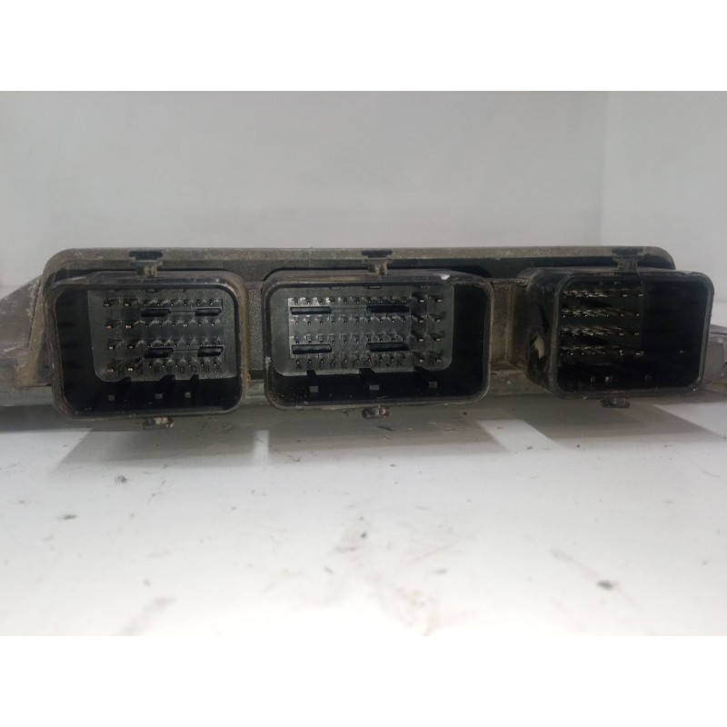 Recambio de centralita motor uce para renault twingo ii (cn0_) 1.2 16v (cn0k, cn0v) referencia OEM IAM   