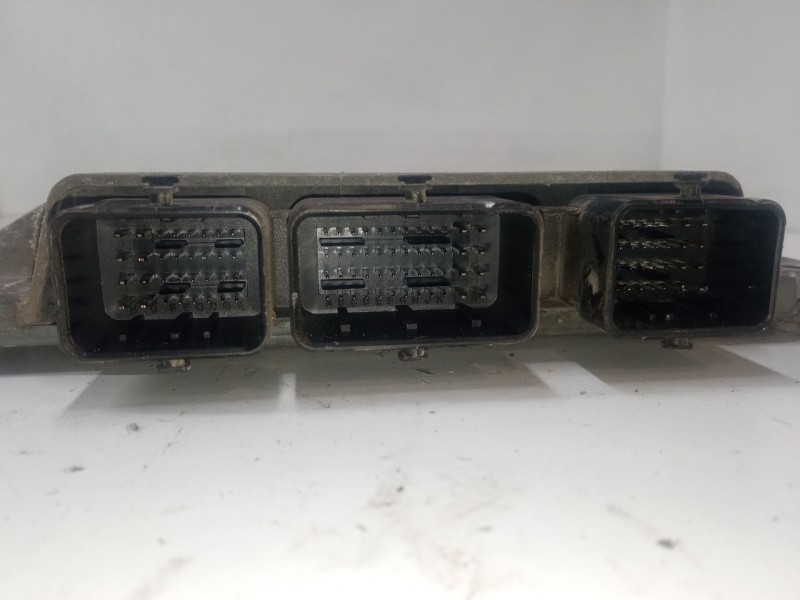 Recambio de centralita motor uce para renault twingo ii (cn0_) 1.2 16v (cn0k, cn0v) referencia OEM IAM   