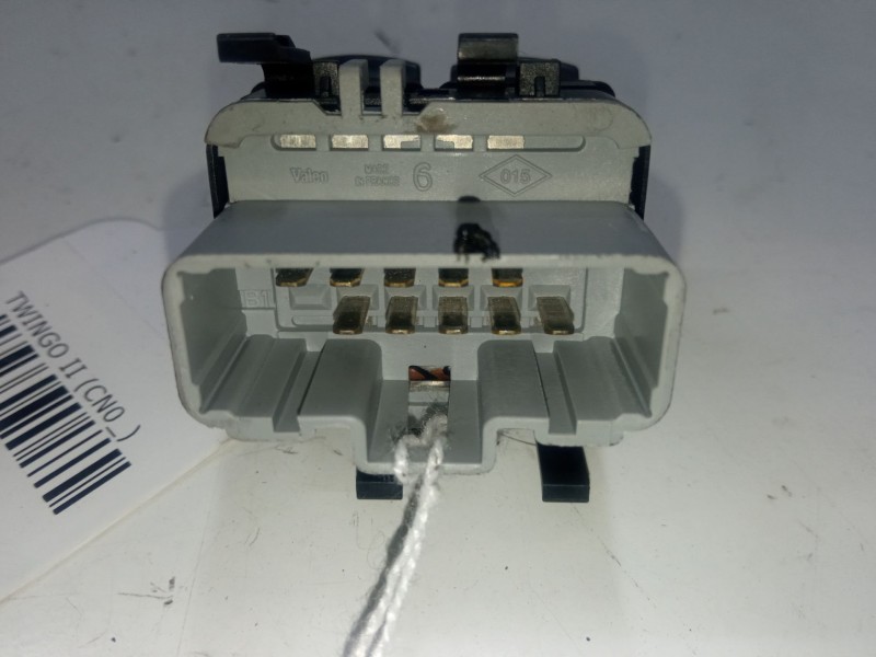 Recambio de mando elevalunas delantero izquierdo para renault twingo ii (cn0_) 1.2 16v (cn0k, cn0v) referencia OEM IAM   