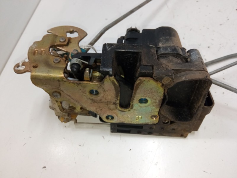 Recambio de cerradura puerta delantera derecha para chevrolet aveo / kalos hatchback (t250, t255) 1.2 referencia OEM IAM   