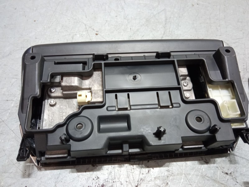 Recambio de pantalla multifuncion para peugeot 208 i (ca_, cc_) 1.2 vti 82 referencia OEM IAM   