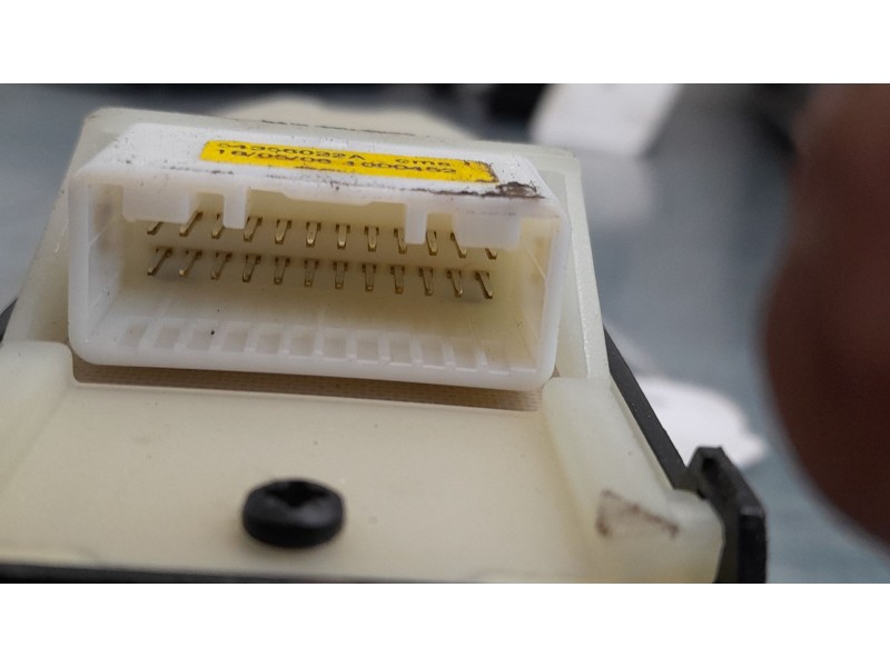 Recambio de mando elevalunas delantero izquierdo para toyota avensis (_t25_) 2.4 (azt251_) referencia OEM IAM 8482005100 37168a1