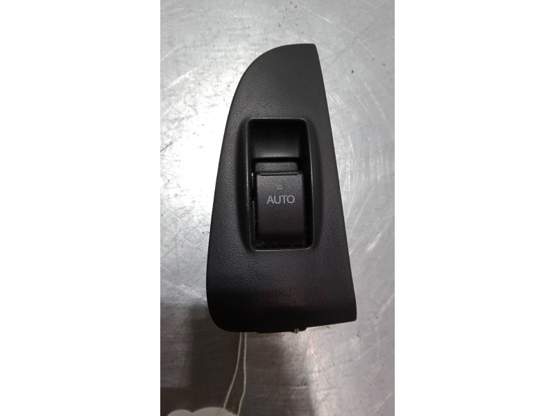 Recambio de mando elevalunas trasero derecho para toyota avensis (_t25_) 2.4 (azt251_) referencia OEM IAM   