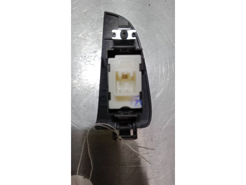 Recambio de mando elevalunas trasero derecho para toyota avensis (_t25_) 2.4 (azt251_) referencia OEM IAM   