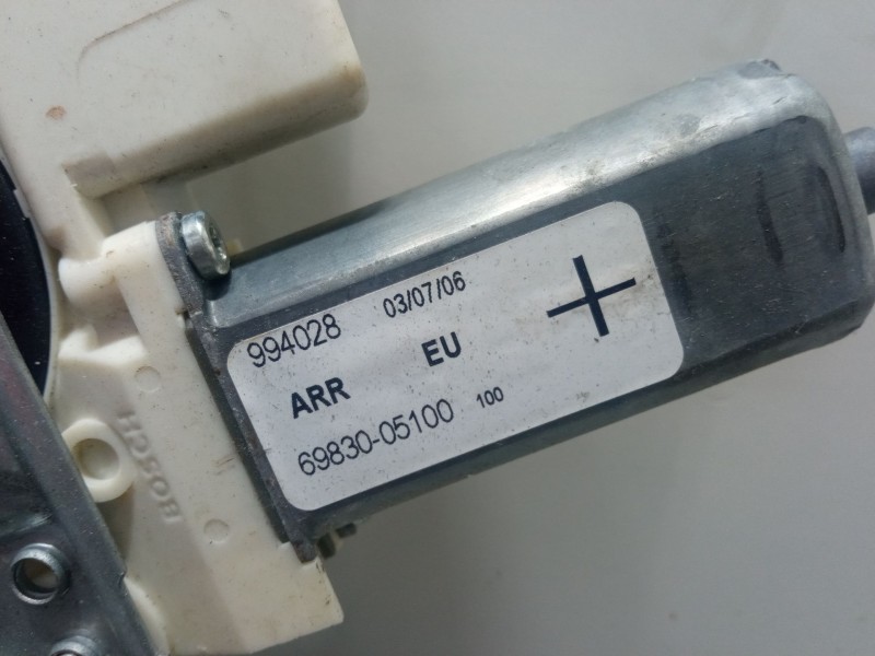 Recambio de elevalunas electrico trasero derecho para toyota avensis (_t25_) 2.4 (azt251_) referencia OEM IAM 6983005100  