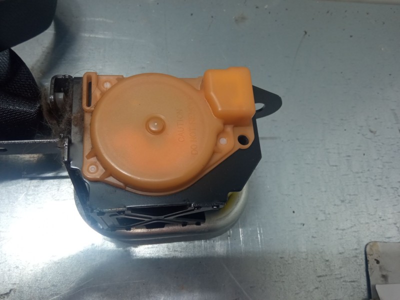 Recambio de cinturon seguridad delantero izquierdo para toyota avensis (_t25_) 2.4 (azt251_) referencia OEM IAM   