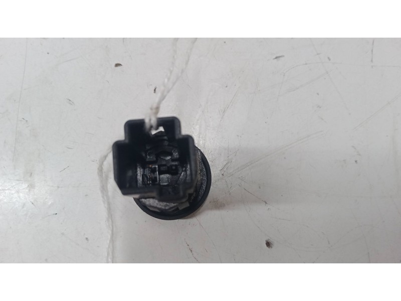 Recambio de boton apertura porton para ford fusion (ju_) 1.6 referencia OEM IAM   