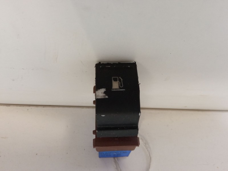 Recambio de boton apertura/cierre deposito para volkswagen golf v (1k1) 1.9 tdi referencia OEM IAM   