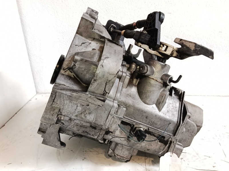 Recambio de caja de cambios manual 6 velocidades para volkswagen golf vi (5k1) 1.2 tsi referencia OEM IAM 0AJ301103  
