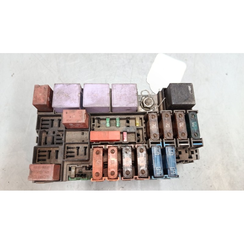 Recambio de caja reles / fusibles para renault laguna ii (bg0/1_) 1.9 dci (bg08, bg0g) referencia OEM IAM   