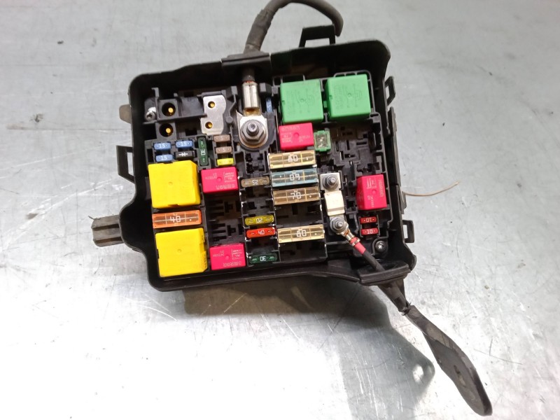 Recambio de caja reles / fusibles para peugeot 208 i (ca_, cc_) 1.2 vti 82 referencia OEM IAM   