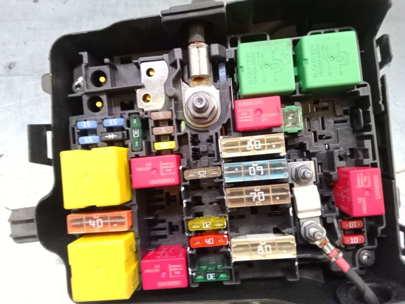 Recambio de caja reles / fusibles para peugeot 208 i (ca_, cc_) 1.2 vti 82 referencia OEM IAM   