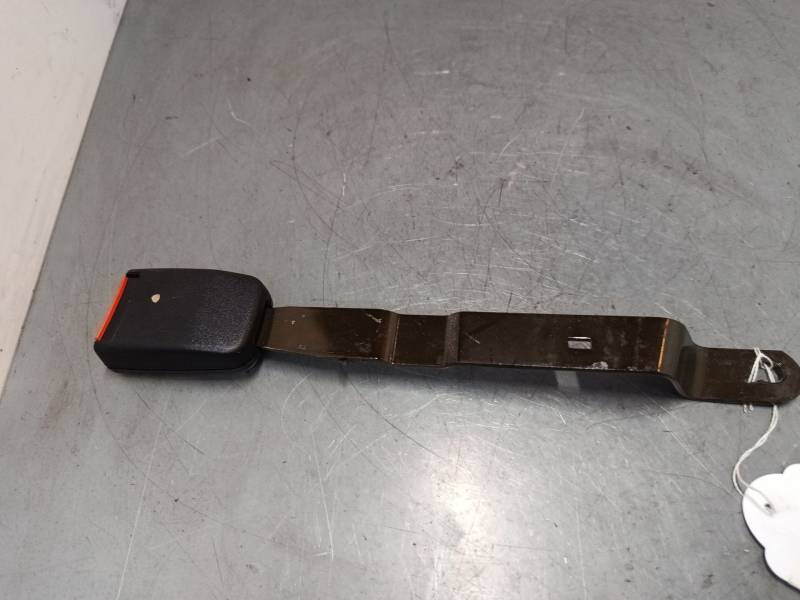 ANCLAJE CINTURON DELANTERO DERECHO 
