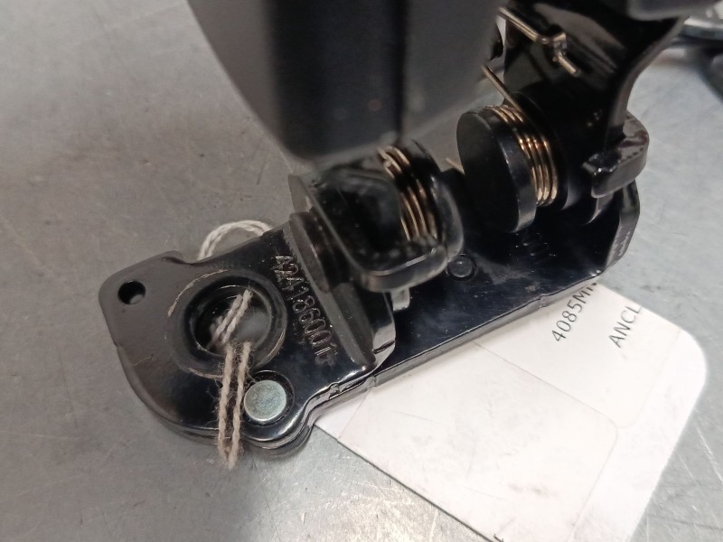 Recambio de anclaje cinturon trasero derecho para mg zs suv (azs1) 1.0 t-gdi referencia OEM IAM 11060446  