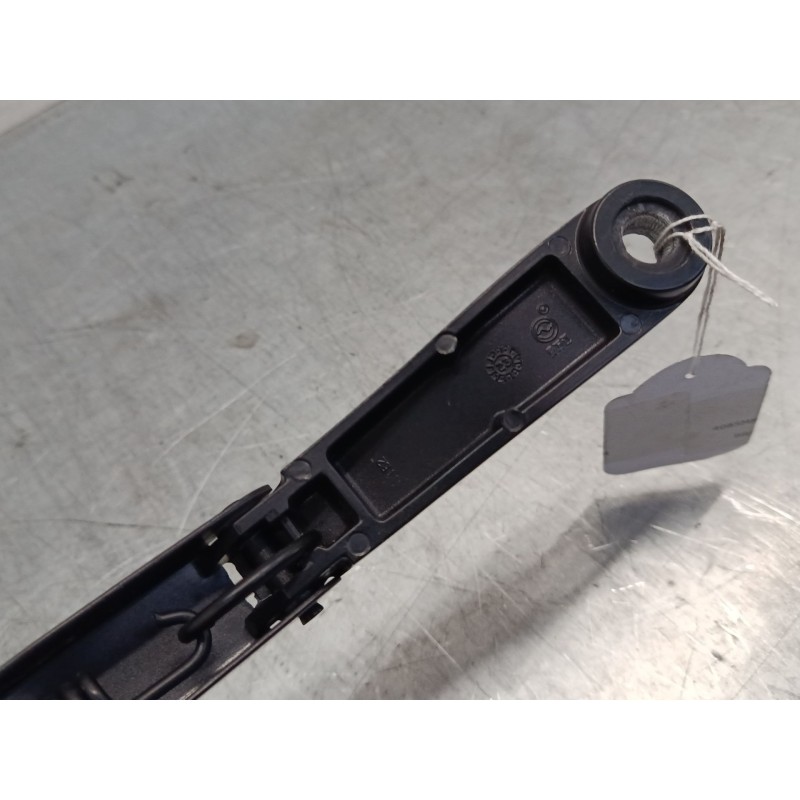 Recambio de brazo limpia delantero derecho para mg zs suv (azs1) 1.0 t-gdi referencia OEM IAM 10322679  