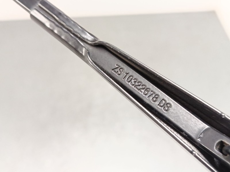 Recambio de brazo limpia delantero izquierdo para mg zs suv (azs1) 1.0 t-gdi referencia OEM IAM 10322678  