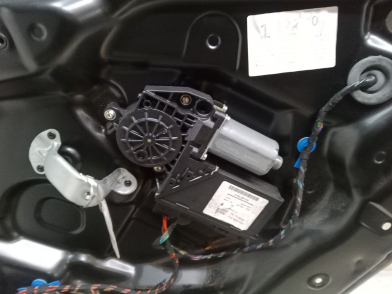 Recambio de elevalunas electrico trasero derecho para volkswagen touareg (7la, 7l6, 7l7) 2.5 r5 tdi referencia OEM IAM 3D1959794