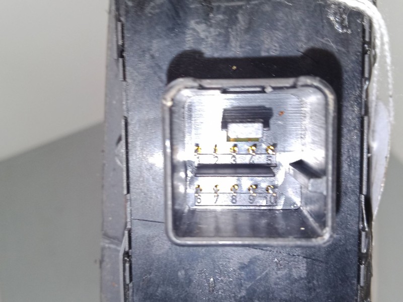 Recambio de mando elevalunas delantero izquierdo para volkswagen touareg (7la, 7l6, 7l7) 2.5 r5 tdi referencia OEM IAM 7L6959657