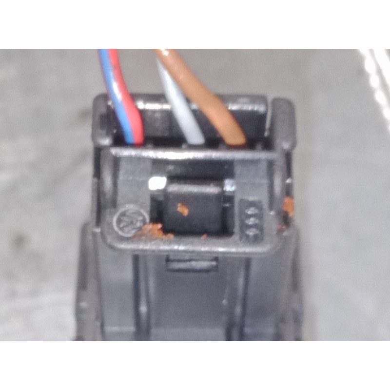 Recambio de mando elevalunas trasero izquierdo para volkswagen touareg (7la, 7l6, 7l7) 2.5 r5 tdi referencia OEM IAM   