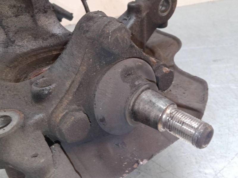 Recambio de mangueta delantera derecha para peugeot box bus17 l4h2 160 box bus17 l4h2 160 referencia OEM IAM   